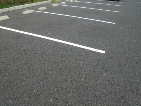 駐車場舗装工事、ライン工事、輪留めサムネイル